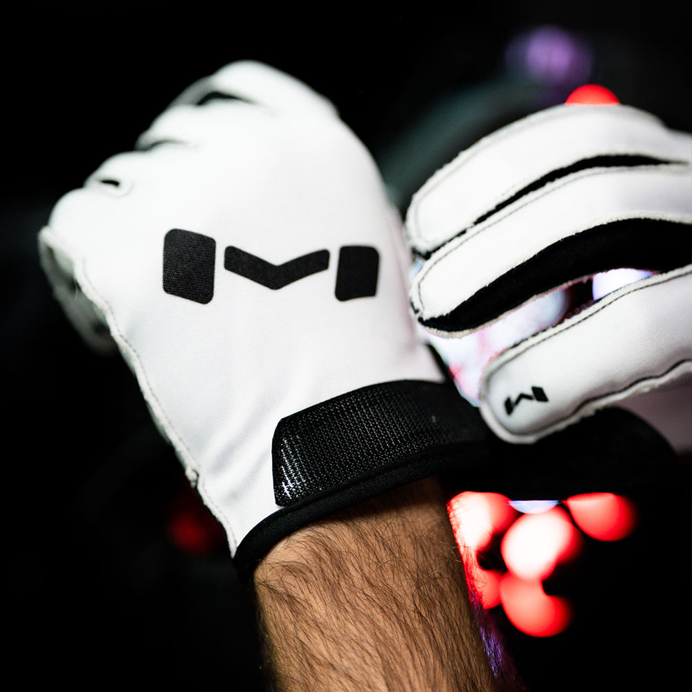 Classic White Short Gloves